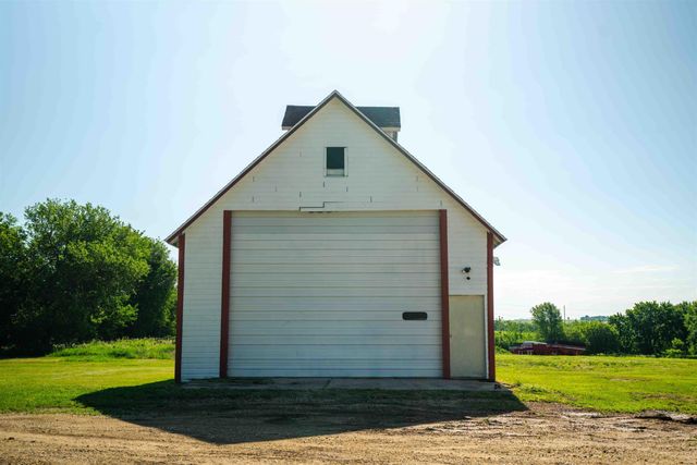 1229 W Mt. Vernon Road, Waterloo, IA 50703