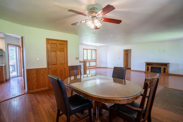 1229 W Mt. Vernon Road, Waterloo, IA 50703