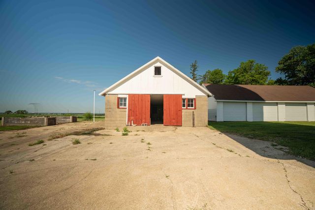1229 W Mt. Vernon Road, Waterloo, IA 50703