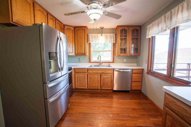 1229 W Mt. Vernon Road, Waterloo, IA 50703