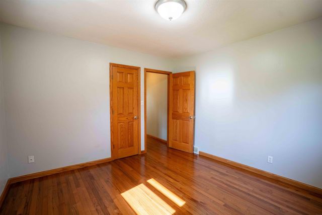 1229 W Mt. Vernon Road, Waterloo, IA 50703