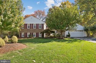 1507 LAUREL HILL RD, Vienna, VA 22182