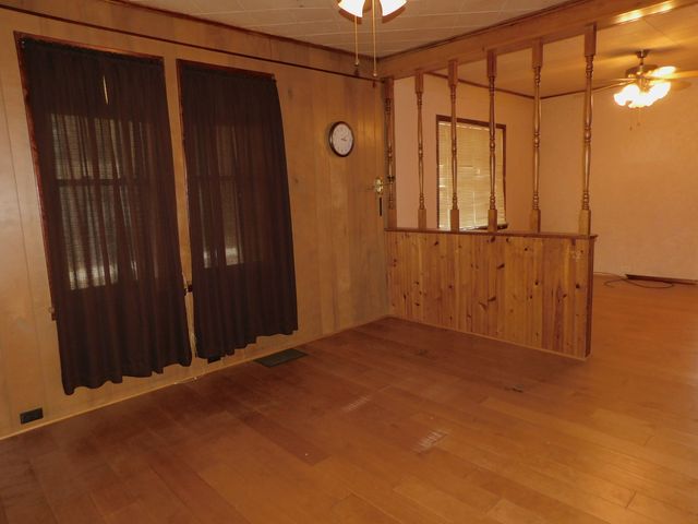 725 Illinois Street, Peru, IL 61354