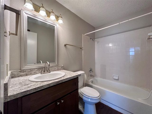 8900 Schick RD A, Austin, TX 78729