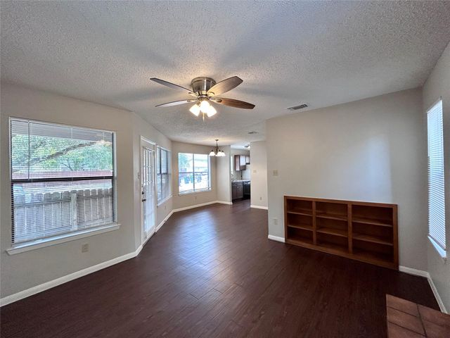 8900 Schick RD A, Austin, TX 78729