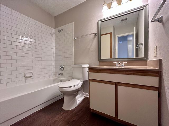 8900 Schick RD A, Austin, TX 78729