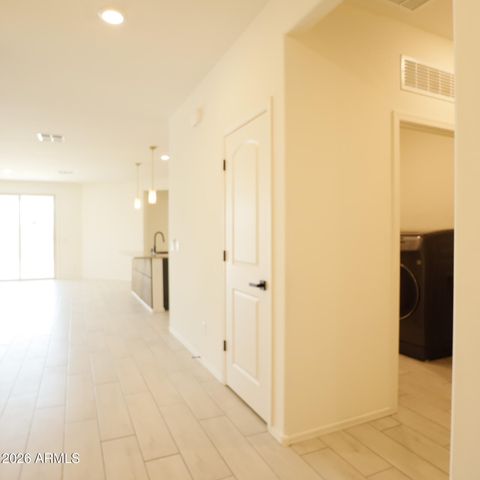 2413 W SUNLAND Avenue, Phoenix, AZ 85041