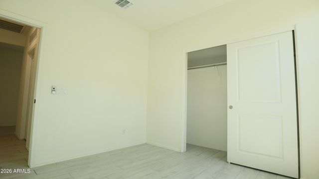 2413 W SUNLAND Avenue, Phoenix, AZ 85041