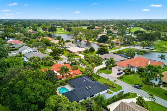 2 Dunbar Road, Palm Beach Gardens, FL 33418