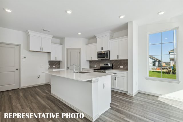 4700 Sparkling Pathway, Haltom City, TX 76117