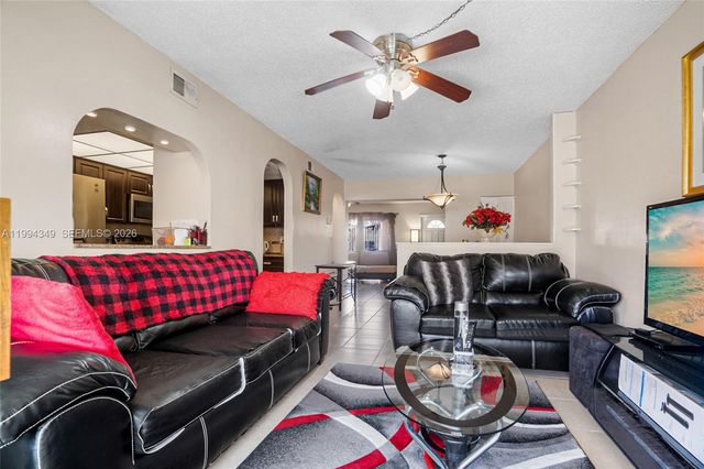 1625 NW 80th Ave D, Margate, FL 33063