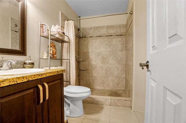 1625 NW 80th Ave D, Margate, FL 33063