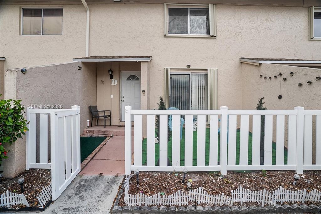 1625 NW 80th Ave D, Margate, FL 33063