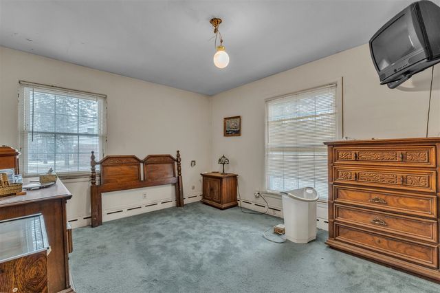 22030 Rougewood Drive, Southfield, MI 48033