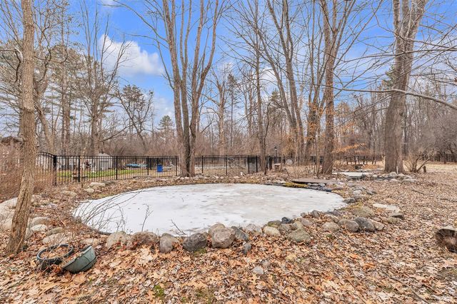 22030 Rougewood Drive, Southfield, MI 48033