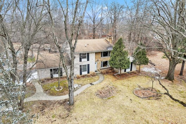 22030 Rougewood Drive, Southfield, MI 48033