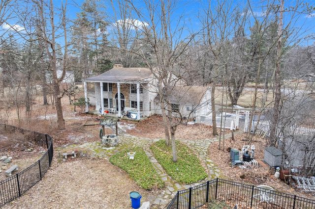 22030 Rougewood Drive, Southfield, MI 48033