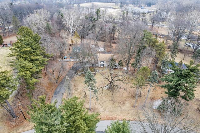 22030 Rougewood Drive, Southfield, MI 48033