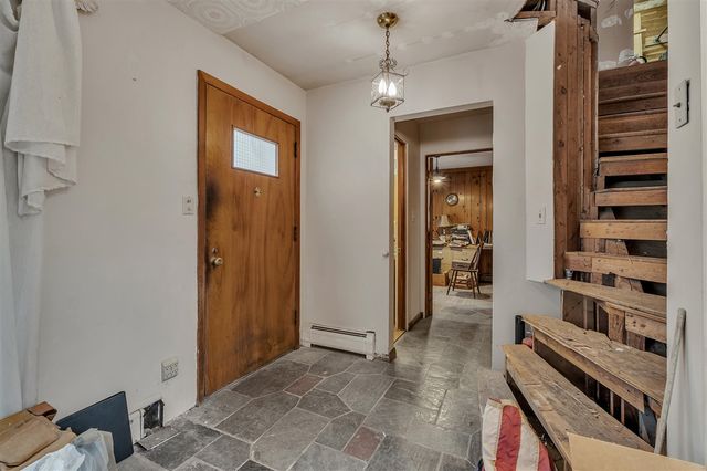 22030 Rougewood Drive, Southfield, MI 48033