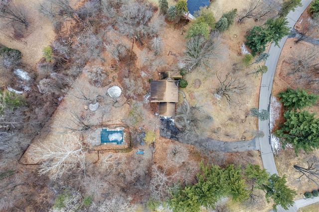 22030 Rougewood Drive, Southfield, MI 48033