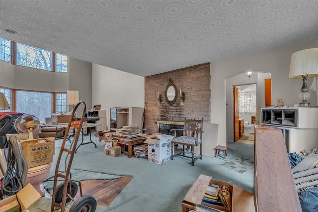 22030 Rougewood Drive, Southfield, MI 48033