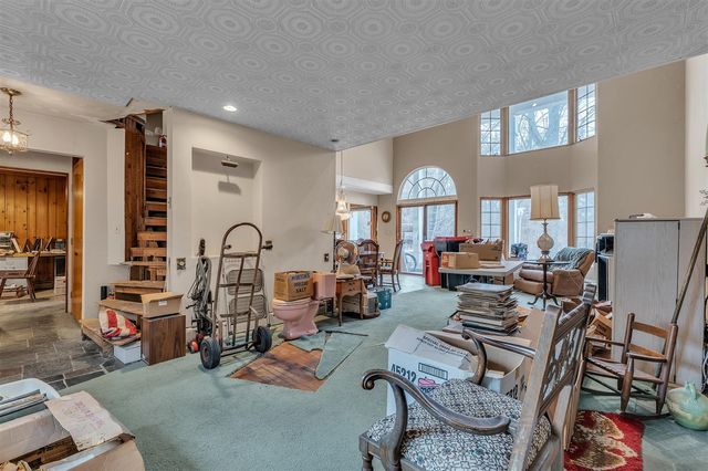 22030 Rougewood Drive, Southfield, MI 48033