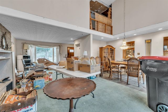 22030 Rougewood Drive, Southfield, MI 48033