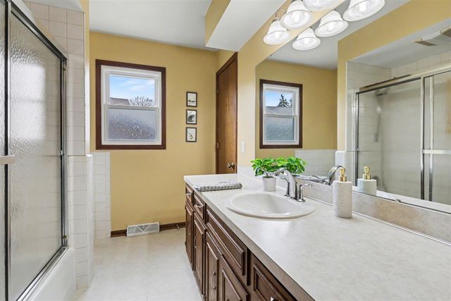 8270 Birchwood Avenue, Jenison, MI 49428