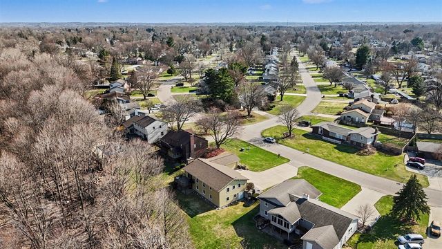 8270 Birchwood Avenue, Jenison, MI 49428