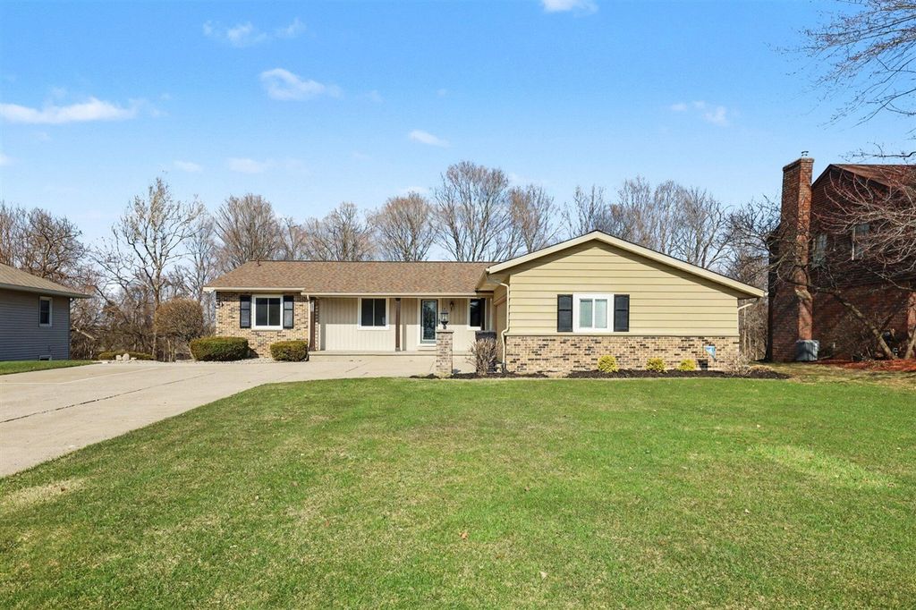 8270 Birchwood Avenue, Jenison, MI 49428