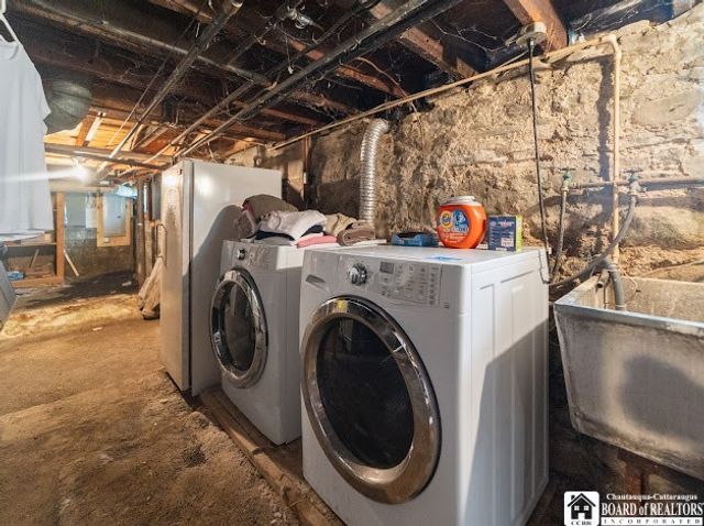 15 Leverett Street, Pomfret, NY 14063