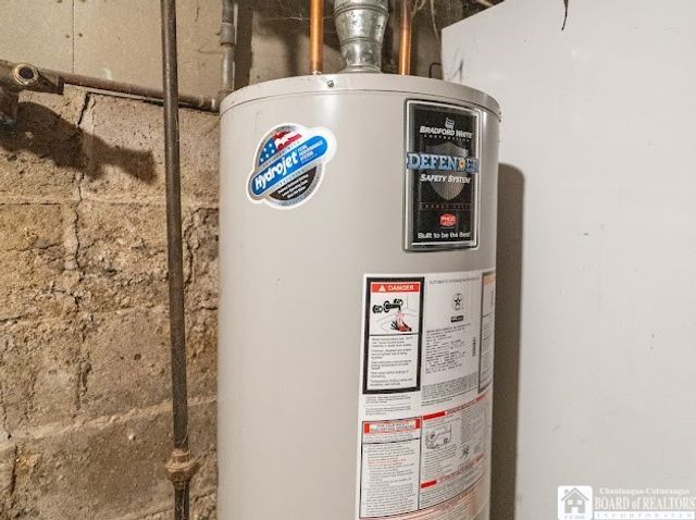 15 Leverett Street, Pomfret, NY 14063