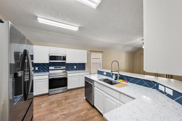 11626 Sardis Lake Drive, Tomball, TX 77375