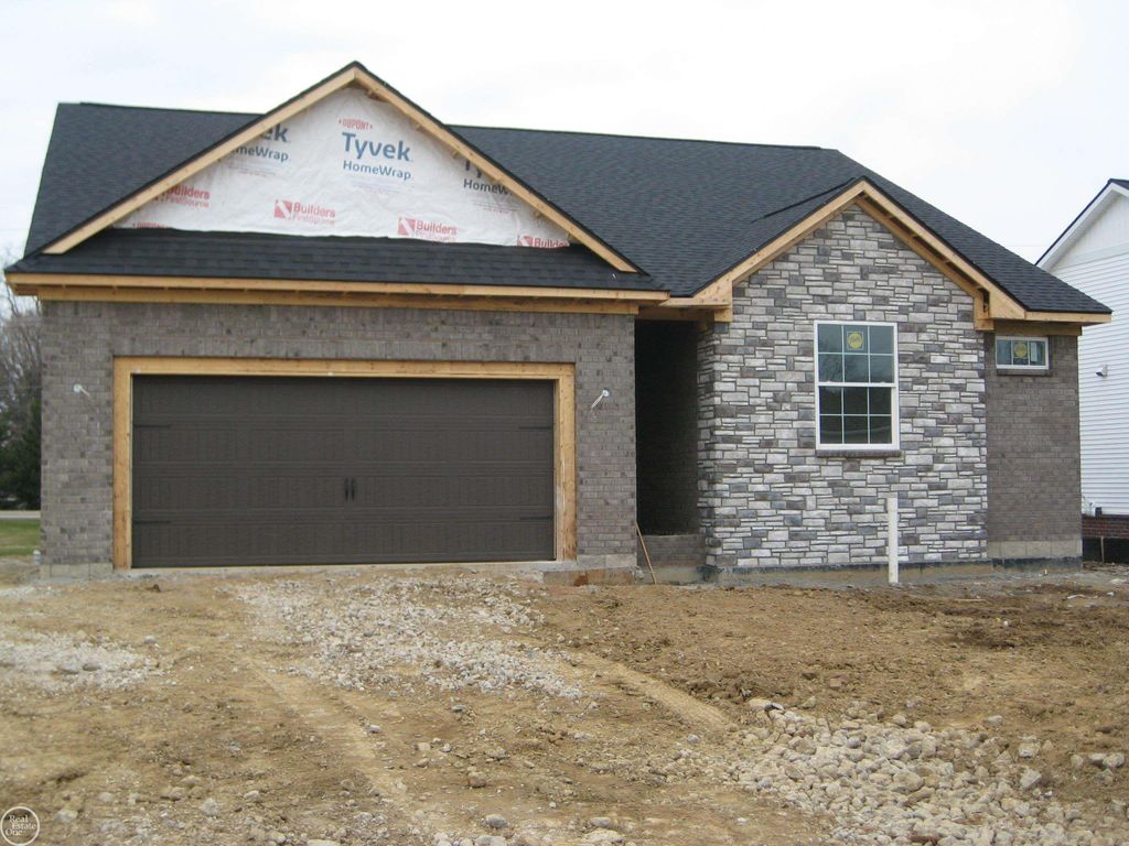 1128 Julian Court, Waterford, MI 48327