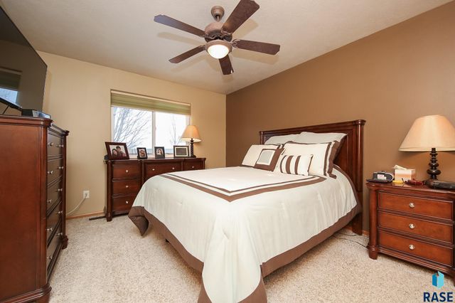 712 S 7th Ave Avenue, Brandon, SD 57005