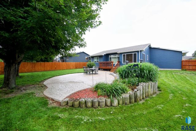 712 S 7th Ave Avenue, Brandon, SD 57005