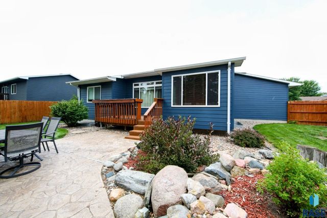 712 S 7th Ave Avenue, Brandon, SD 57005