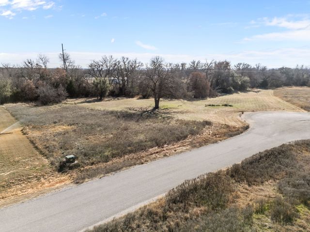 137 Aslan Road, Poolville, TX 76487