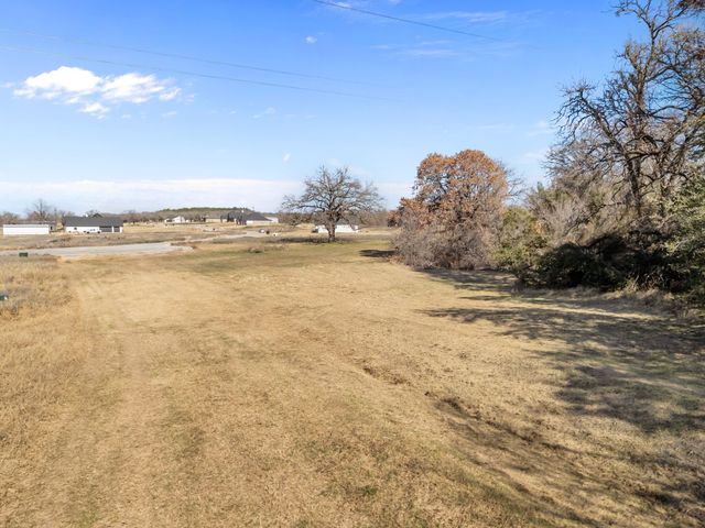 137 Aslan Road, Poolville, TX 76487