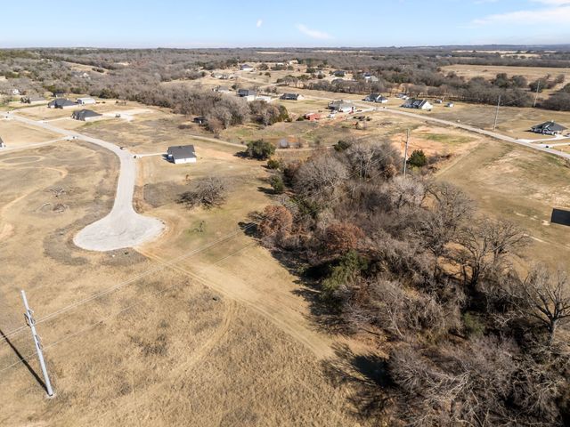 137 Aslan Road, Poolville, TX 76487