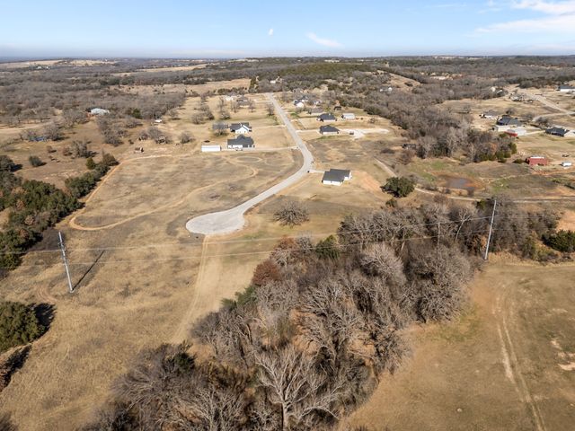 137 Aslan Road, Poolville, TX 76487