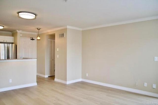 8889 Caminito Plaza Centro 7425, San Diego, CA 92122