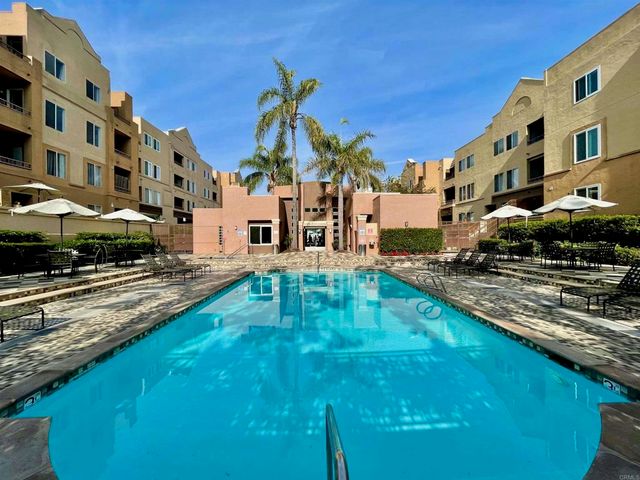 8889 Caminito Plaza Centro 7425, San Diego, CA 92122