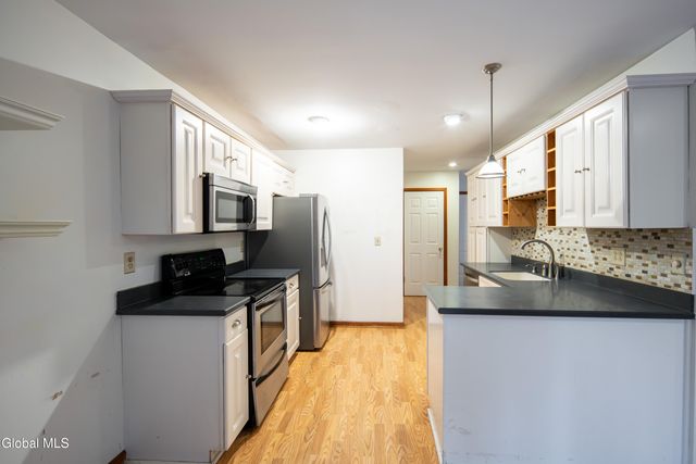 2013 Rosedale Way, Guilderland, NY 12303