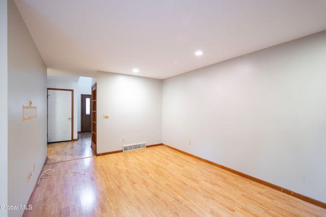 2013 Rosedale Way, Guilderland, NY 12303