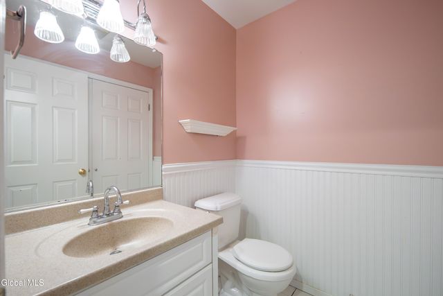 2013 Rosedale Way, Guilderland, NY 12303