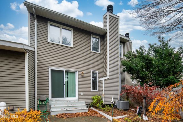 2013 Rosedale Way, Guilderland, NY 12303