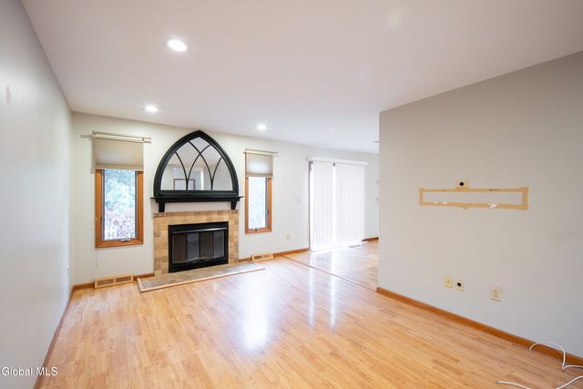 2013 Rosedale Way, Guilderland, NY 12303