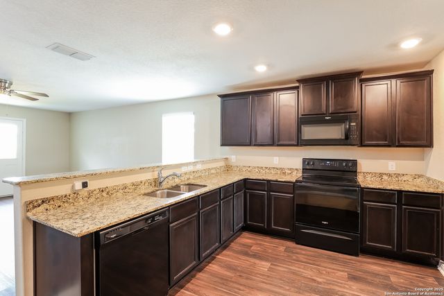 3215 Rosalind Way, San Antonio, TX 78222