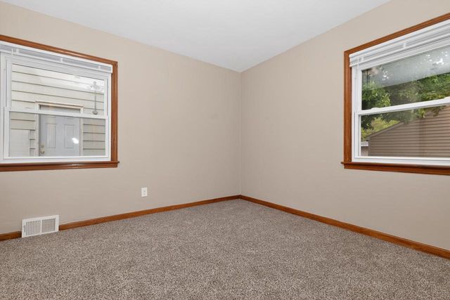 4806 W Hampton AVENUE, Milwaukee, WI 53218